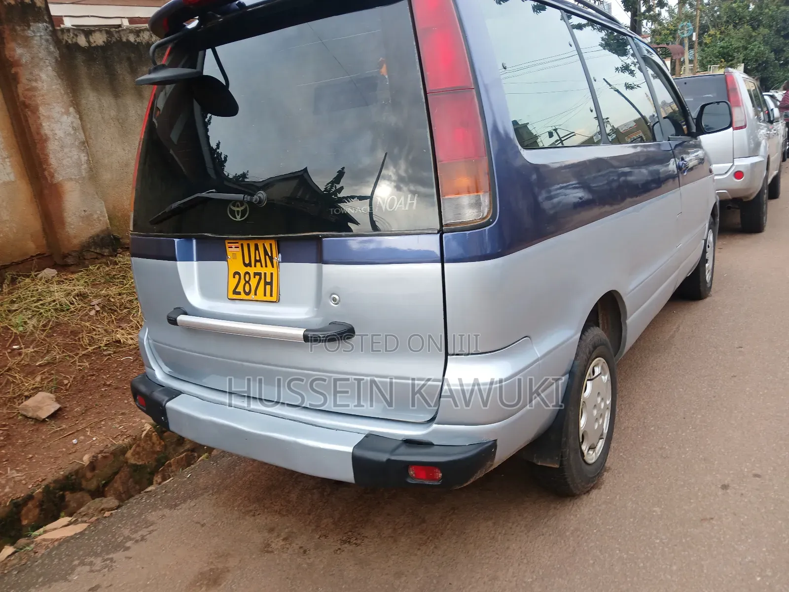 Toyota Noah 2004 Blue