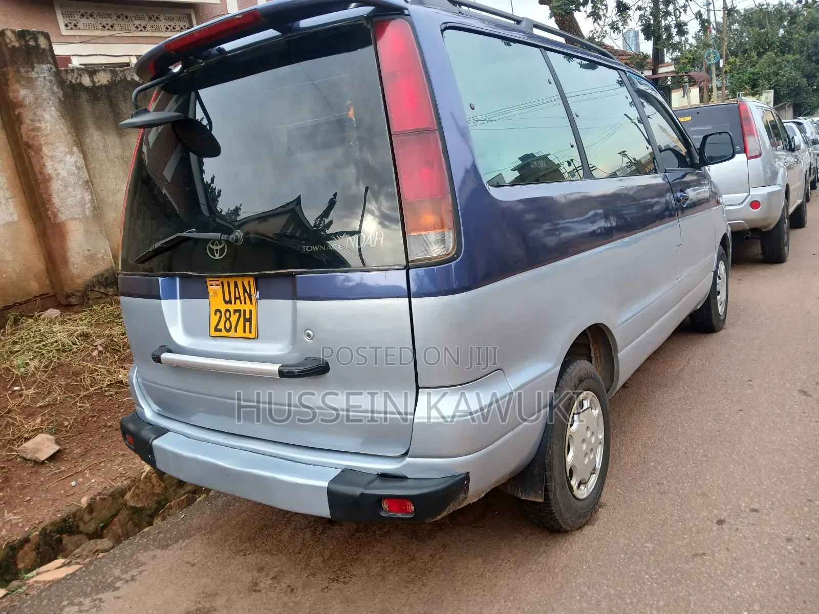 Toyota Noah 2004 Blue
