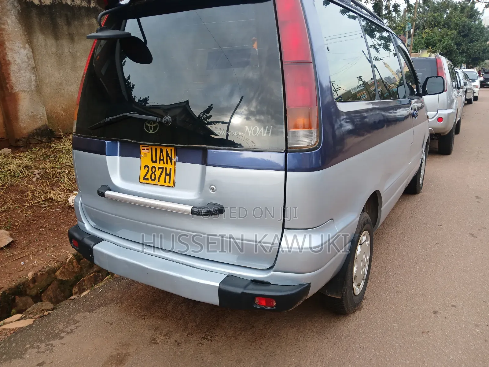 Toyota Noah 2004 Blue
