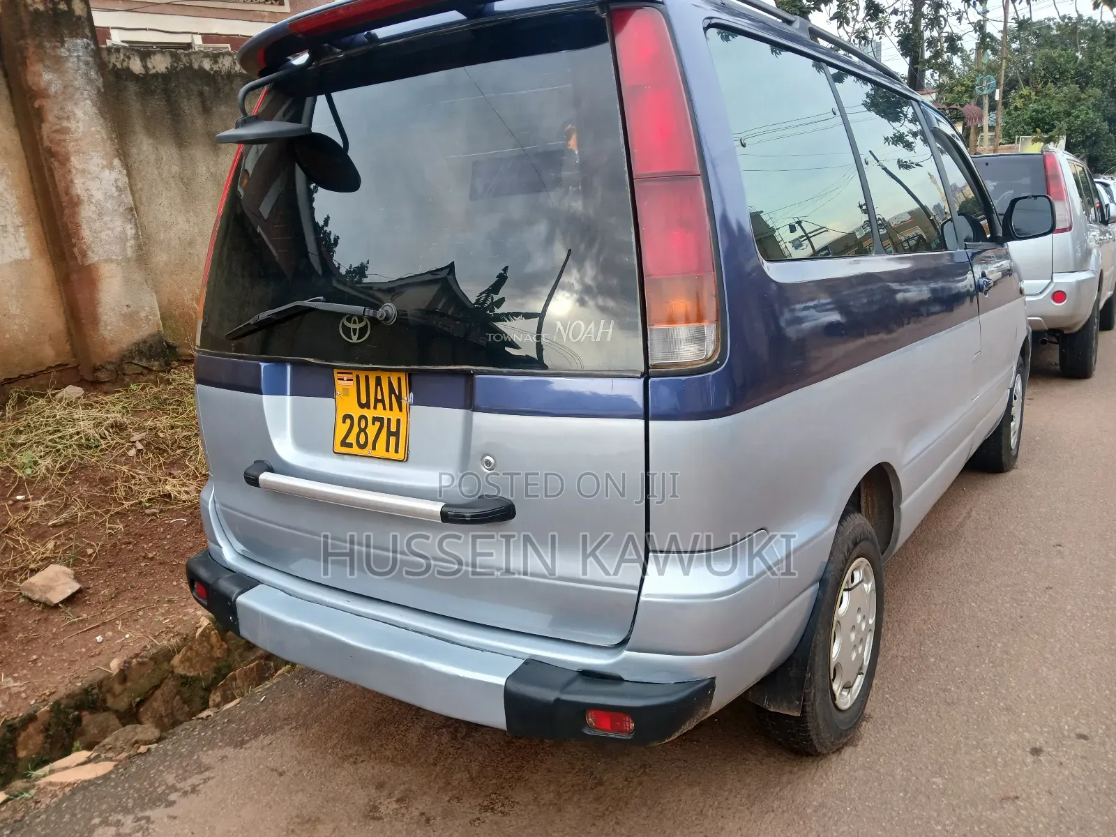 Toyota Noah 2004 Blue