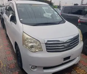 Toyota Noah 2012 White