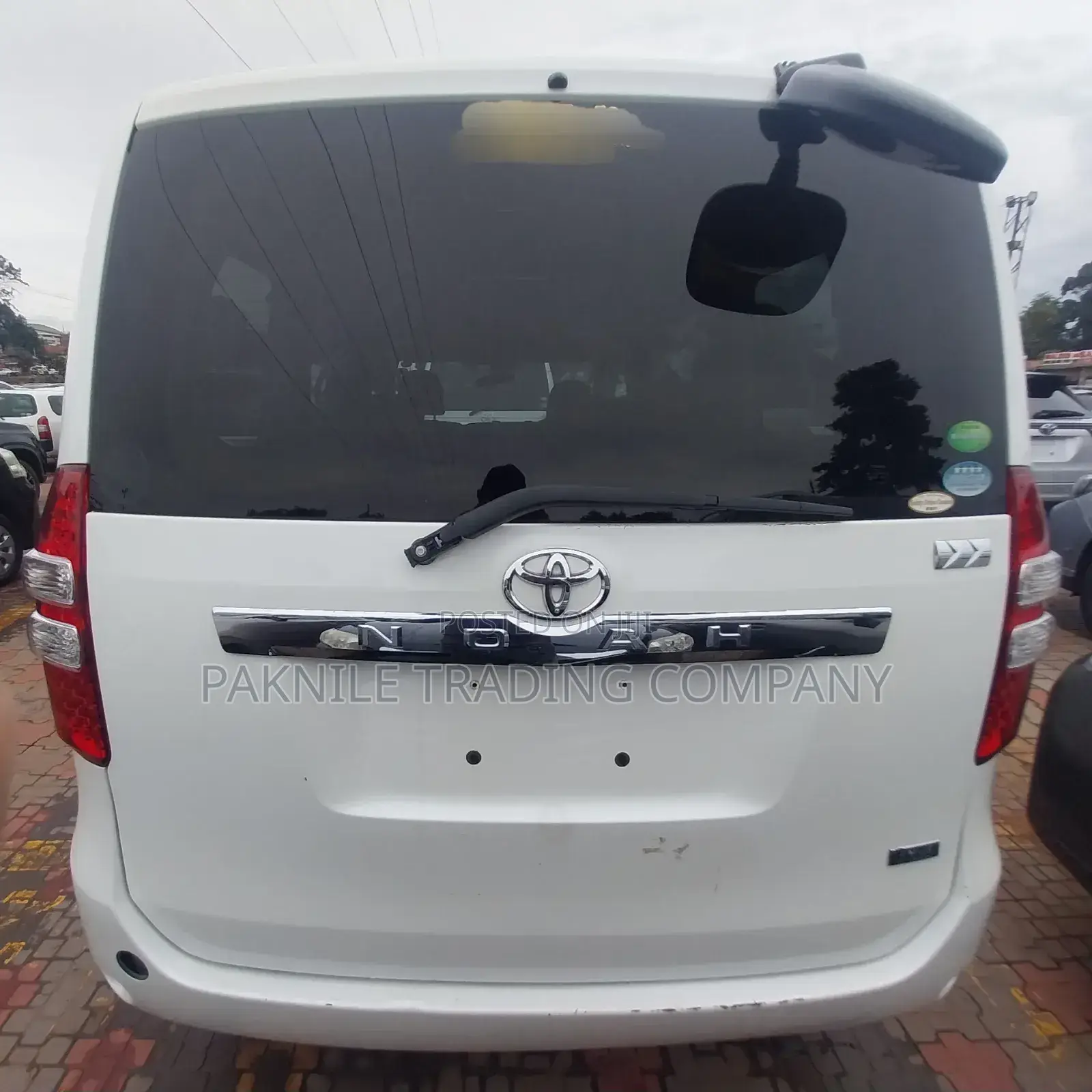 Toyota Noah 2012 White