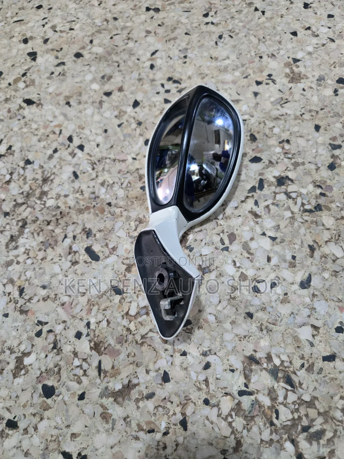 Toyota Verifier 2010 - 2012 Fender Mirror
