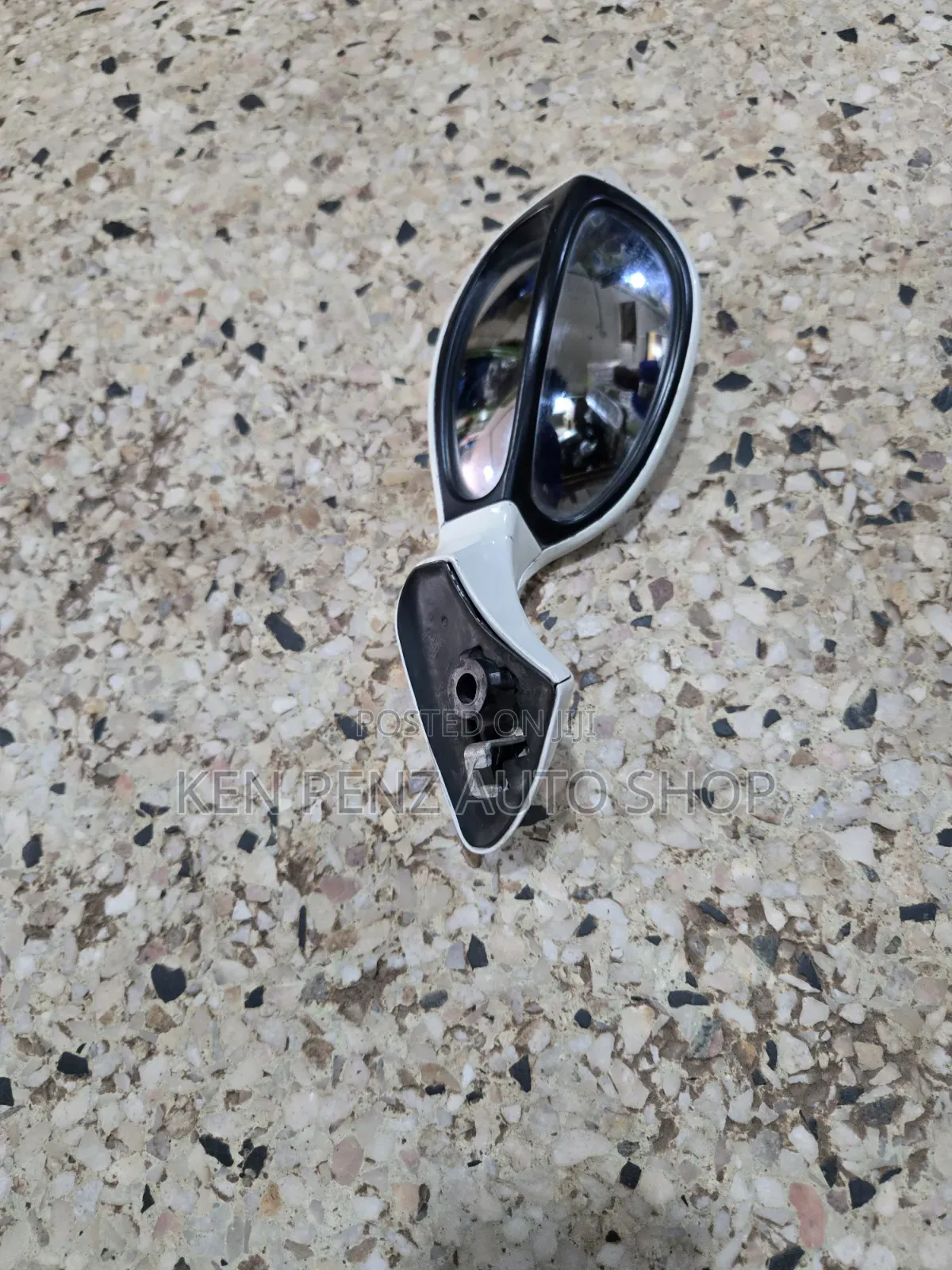 Toyota Verifier 2010 - 2012 Fender Mirror