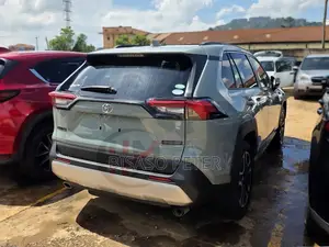 Toyota RAV4 Adventure AWD 2020 Green