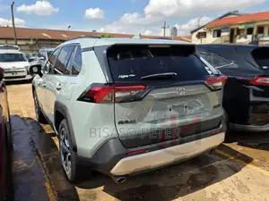 Toyota RAV4 Adventure AWD 2020 Green