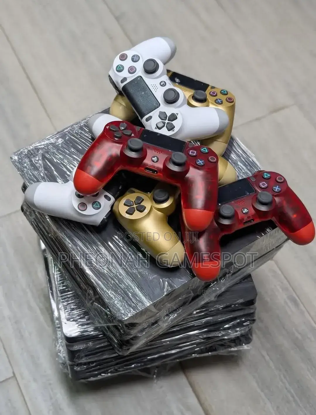 Gaming Consoles. Ps4 Slims Gaming Consoles + 2pads + 12 Games.