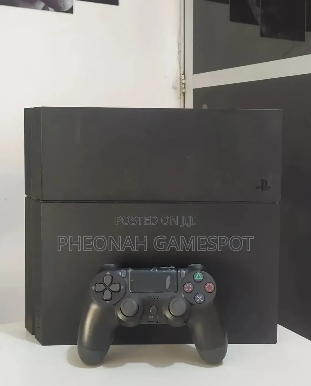 Playstation 4 Standard. Ps4. Comes With 1 Controller. Only 1 Pad.