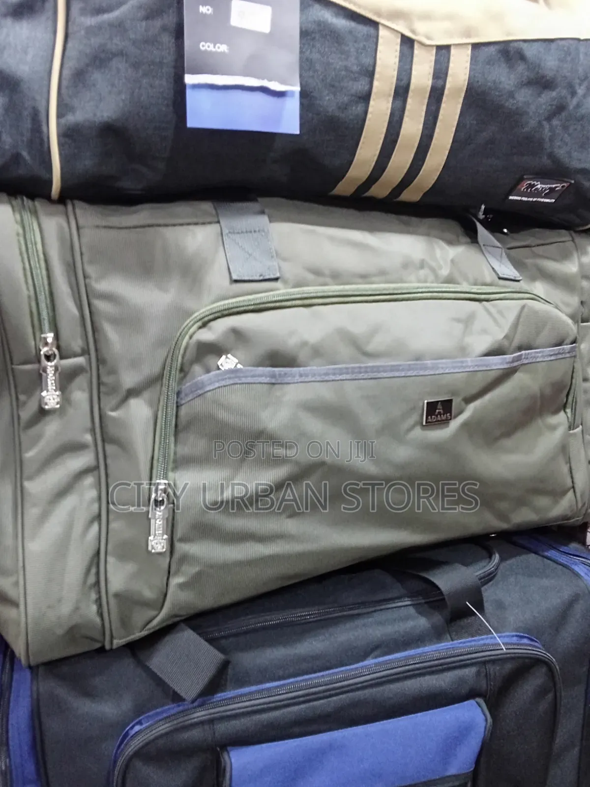 Adams Luggage Silver Grey Medium