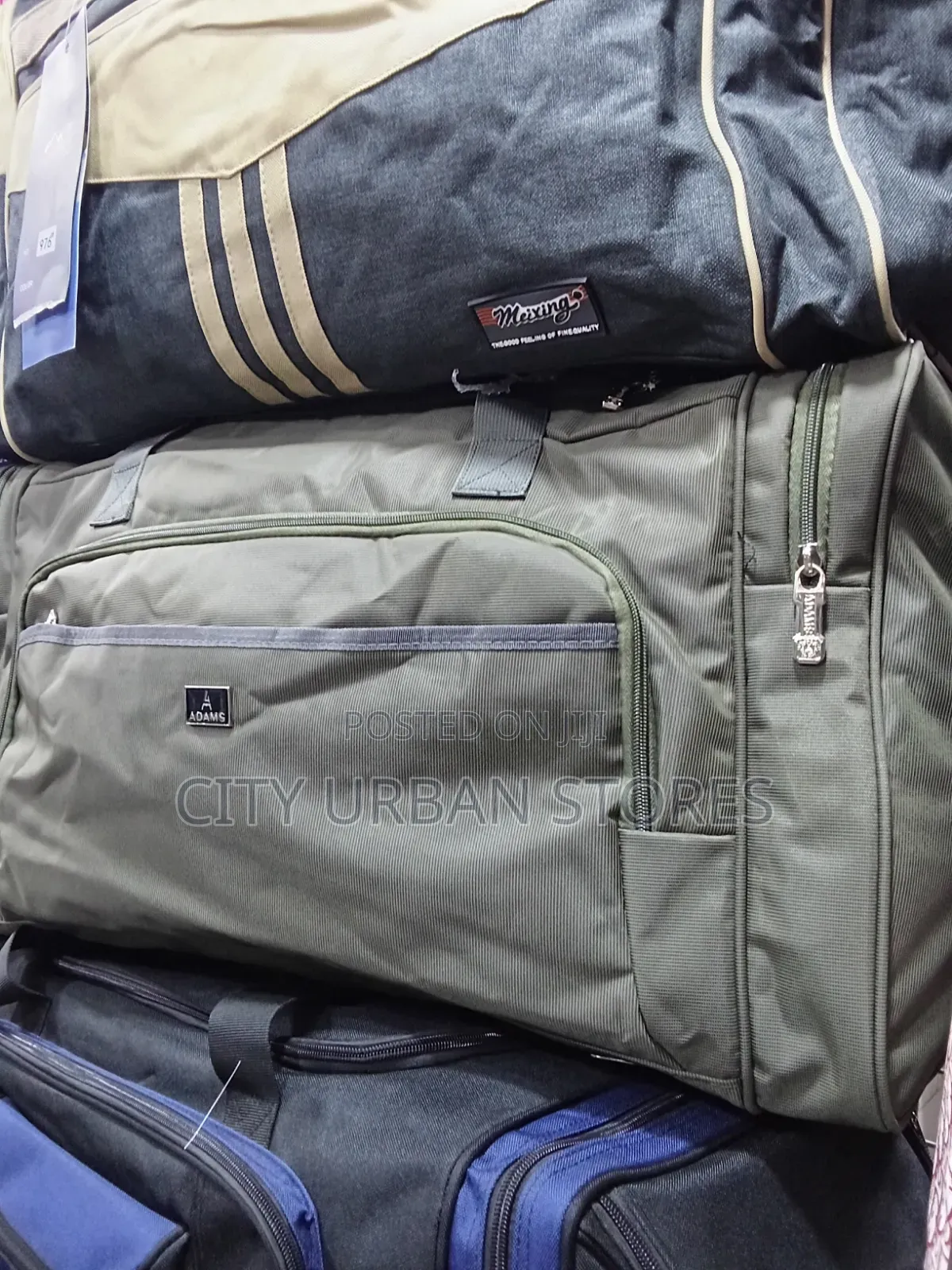 Adams Luggage Silver Grey Medium