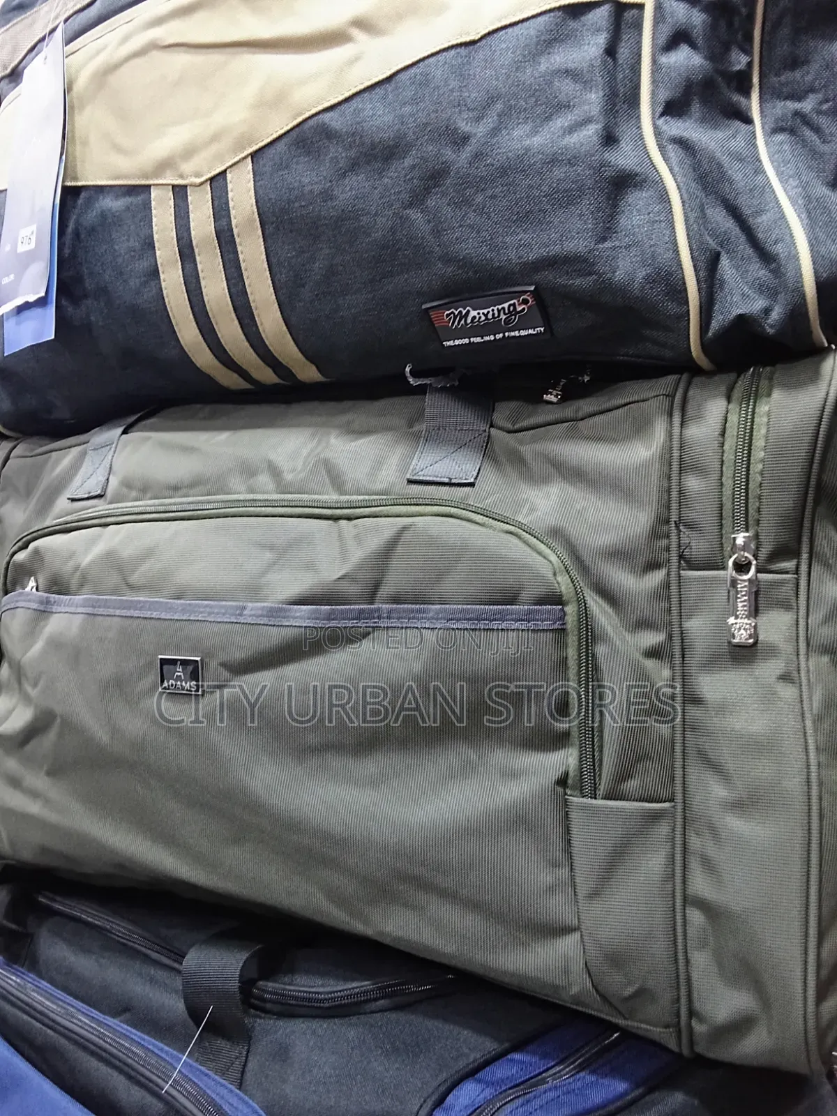 Adams Luggage Silver Grey Medium