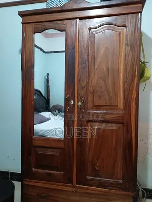 Dressing Mahogany