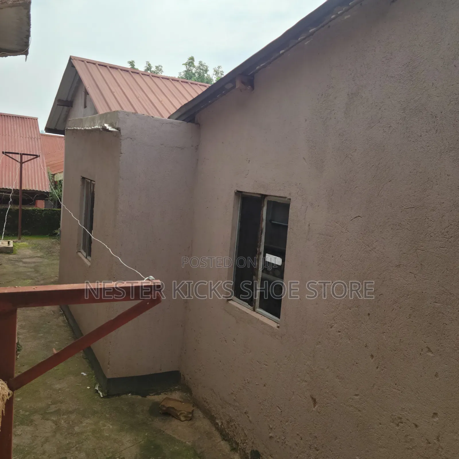 Furnished 1bdrm House in Carlton Rentals, Central Division for sale