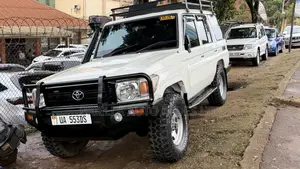 Toyota Land Cruiser 2016 Off white