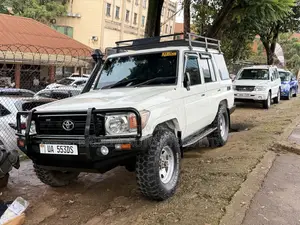 Toyota Land Cruiser 2016 Off white