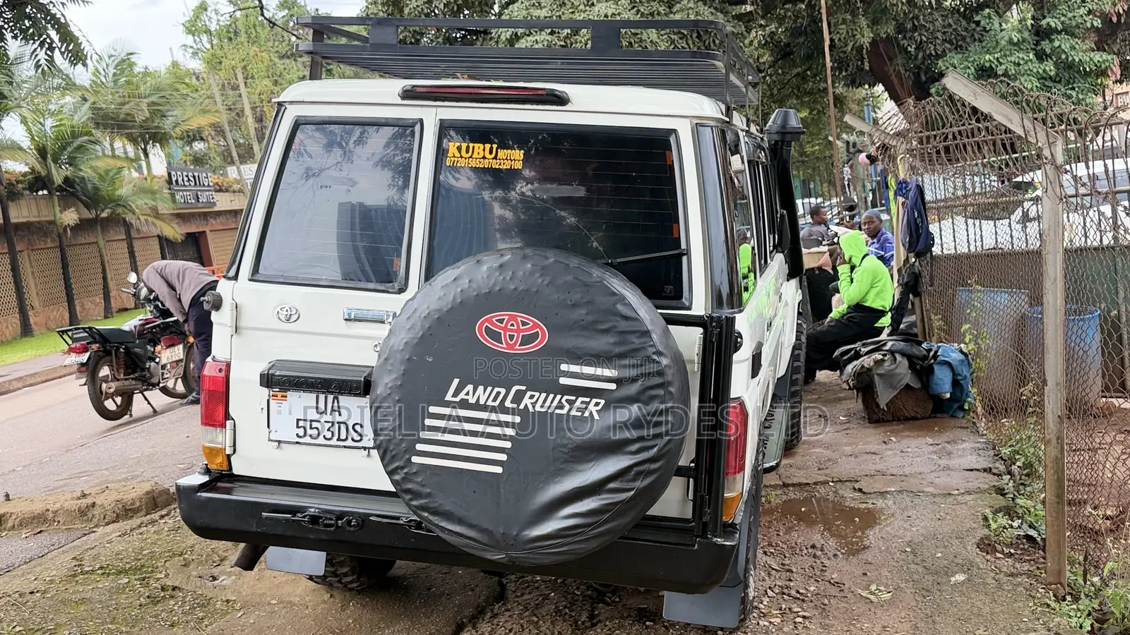 Toyota Land Cruiser 2016 Off white