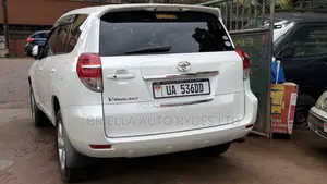Toyota Vanguard 2011 Off white