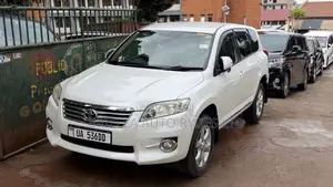 Toyota Vanguard 2011 Off white