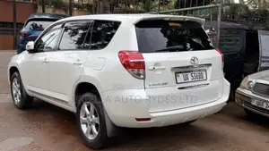 Toyota Vanguard 2011 Off white