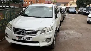 Toyota Vanguard 2011 Off white