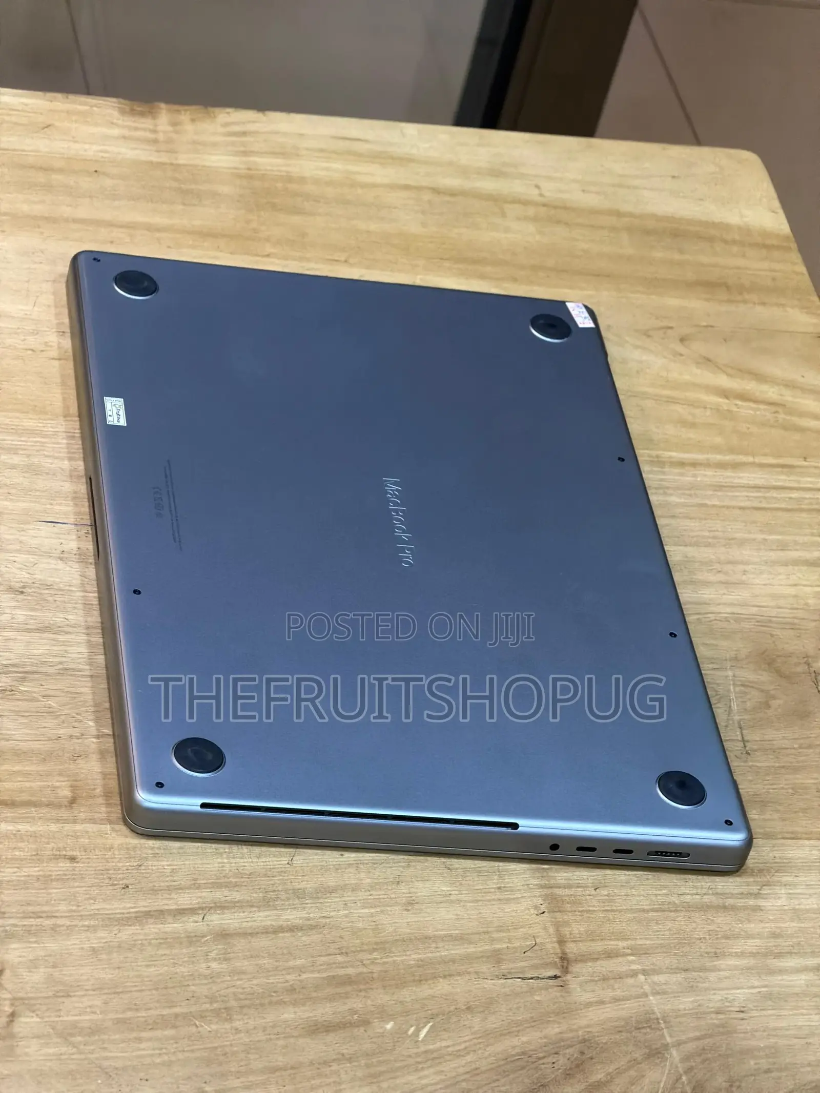Laptop Apple MacBook Pro 2021 M1 16GB Apple M1 Pro SSD 512GB