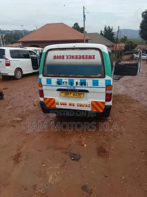 Toyota HiAce 1999 White