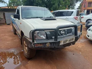 Nissan Pick-Up 2008 White