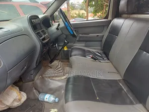 Nissan Pick-Up 2008 White