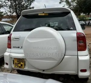Toyota RAV4 Automatic 2002 White