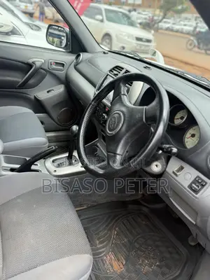Toyota RAV4 Automatic 2002 White