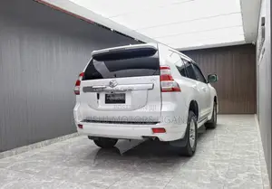 Toyota Land Cruiser Prado 2017 White