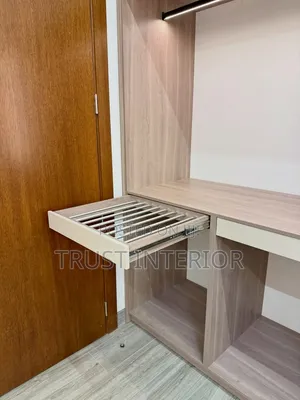 Closet Engineers 8043