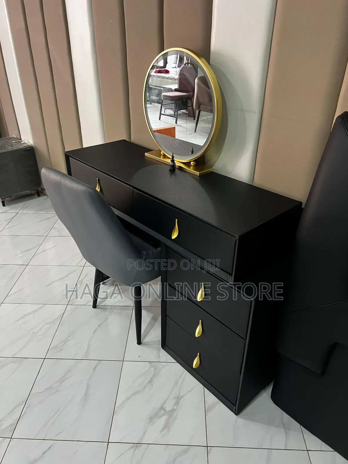 Dressing Table With Chair