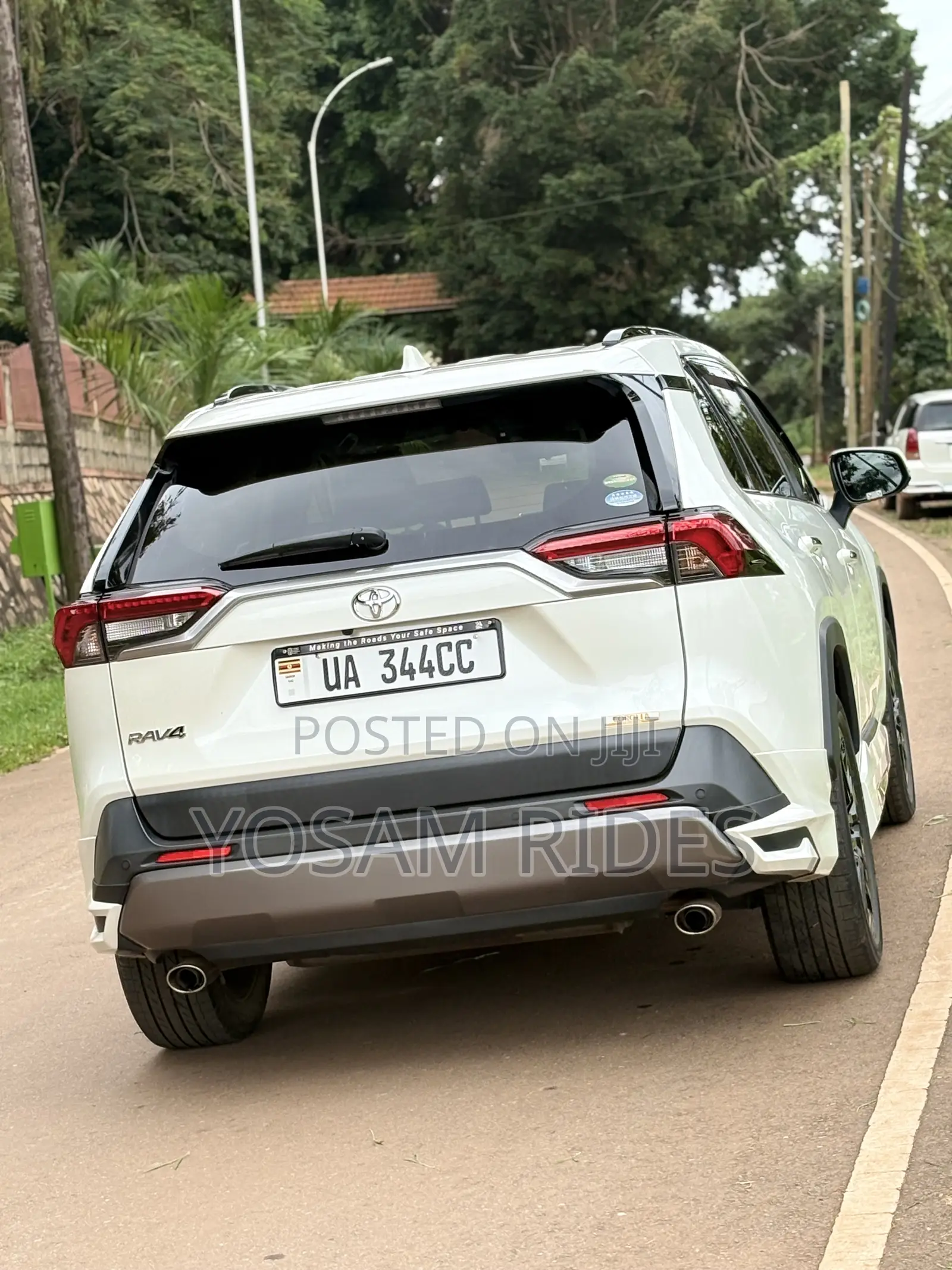 Toyota RAV4 XLE Premium FWD 2020 White