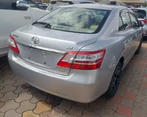 Toyota Premio 2016 Silver