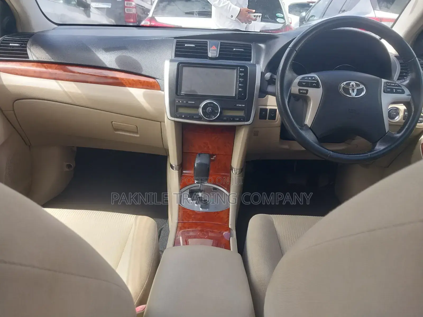 Toyota Premio 2016 Silver