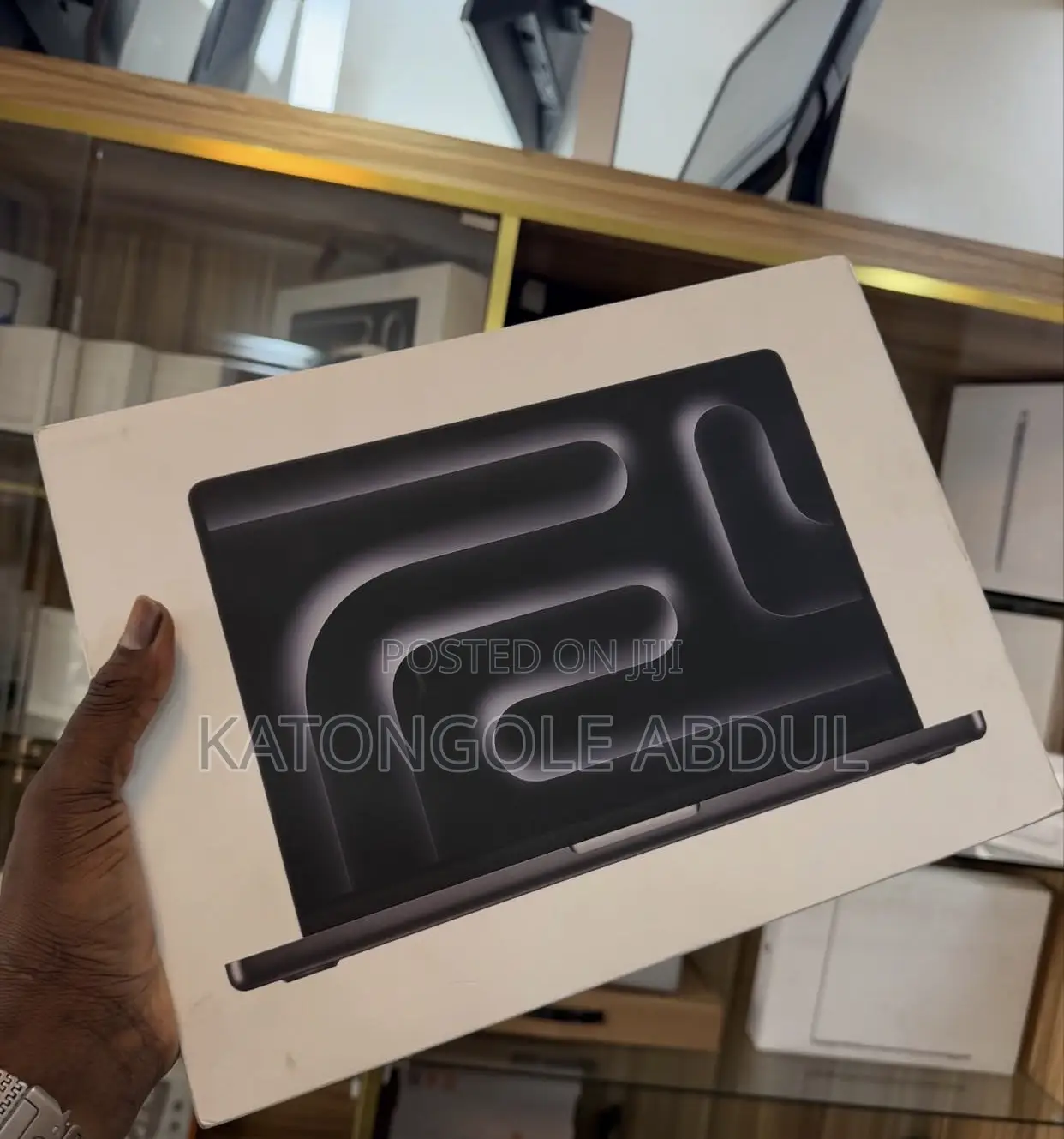 New Apple MacBook Pro 2025 M5 14-inch 16GB Apple M5 Pro SSD 512GB