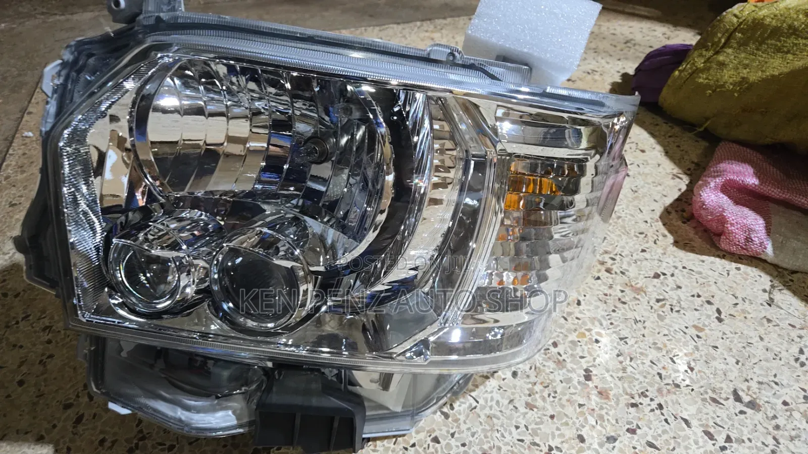 Hiace Drone 2014 - 2019 Headlamp