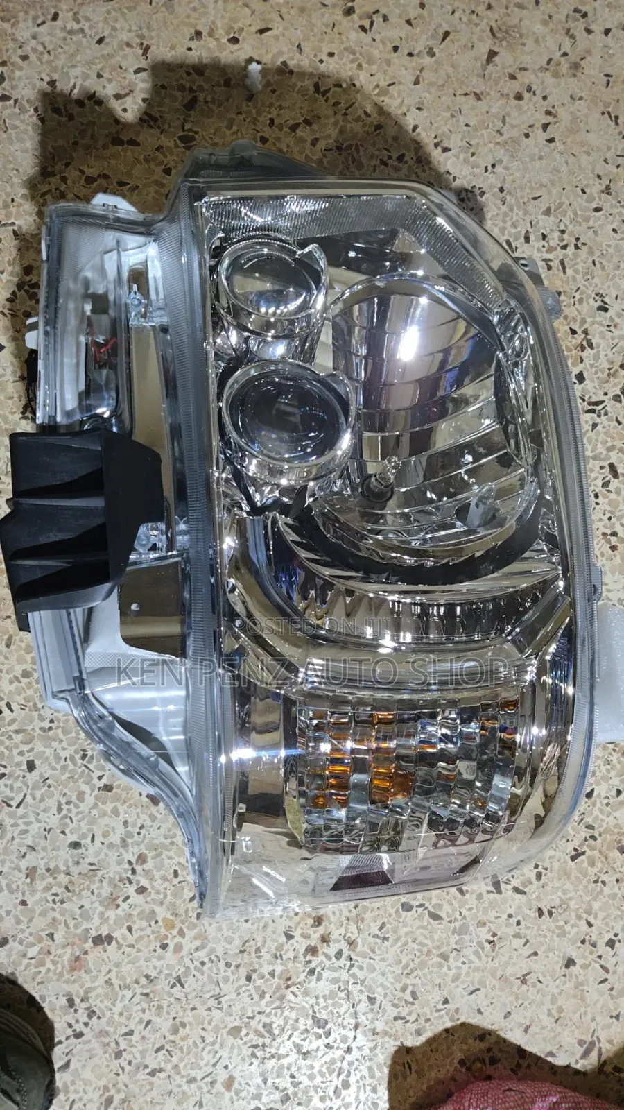 Hiace Drone 2014 - 2019 Headlamp