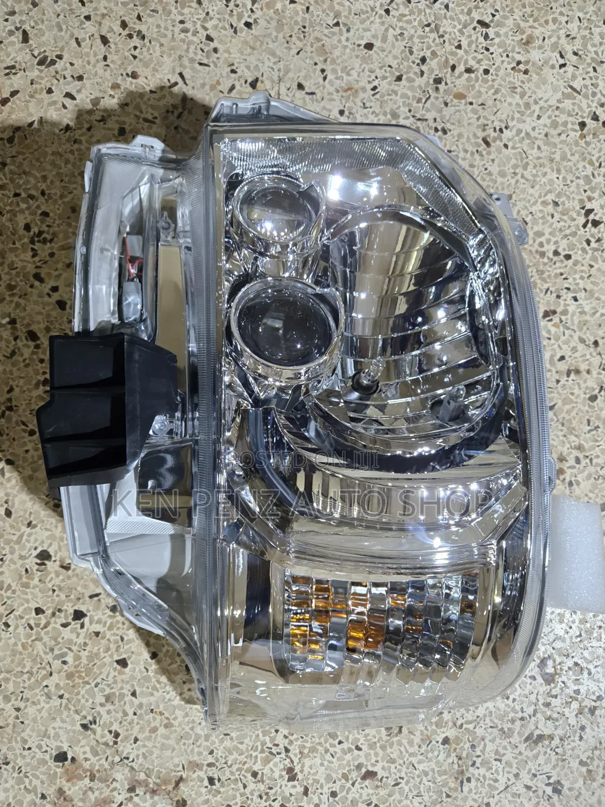 Hiace Drone 2014 - 2019 Headlamp