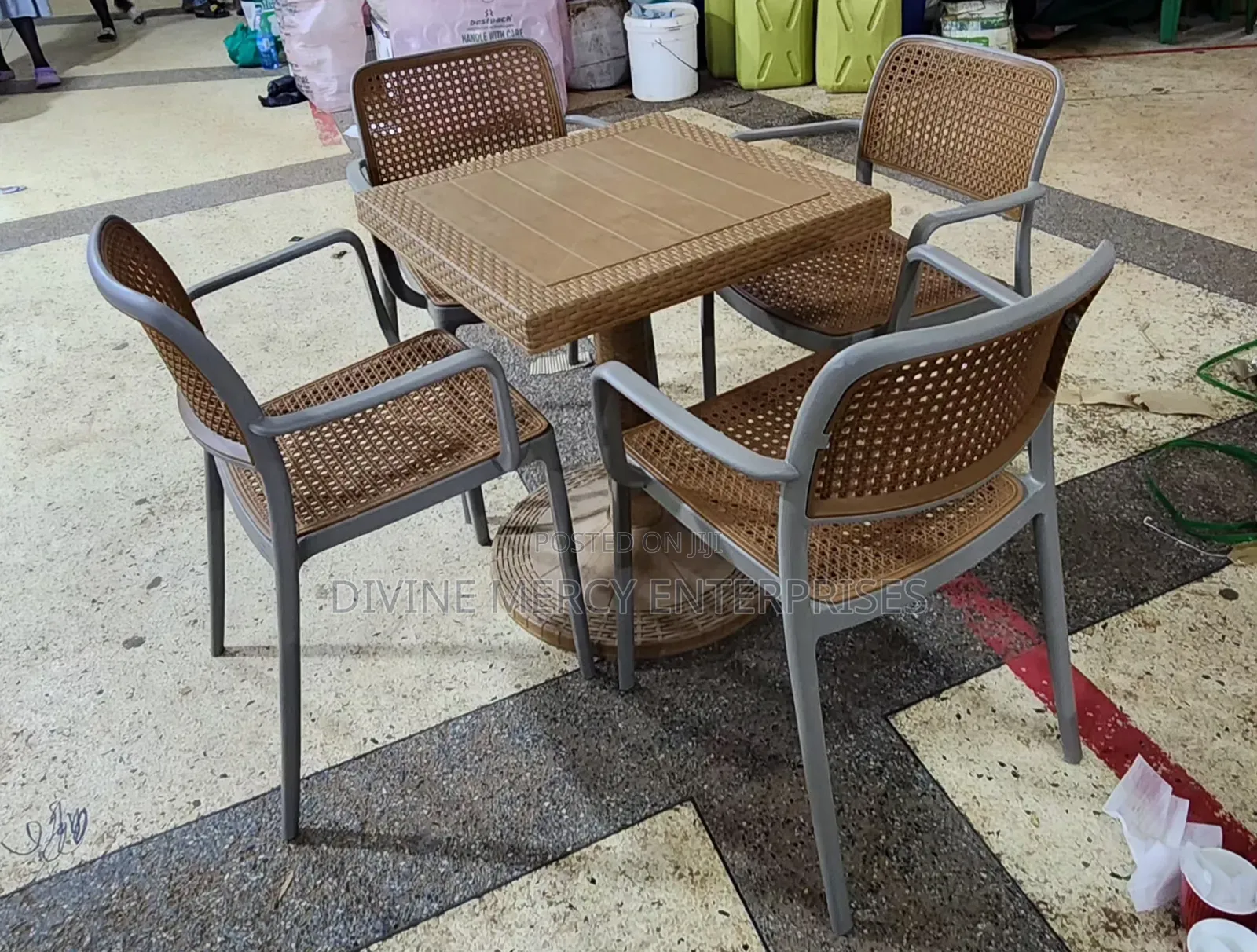 4 Seater Plastic Dining Set