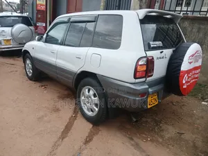 Toyota RAV4 1999 Silver