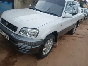 Toyota RAV4 1999 Silver