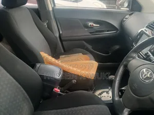 Toyota IST 2008 Silver