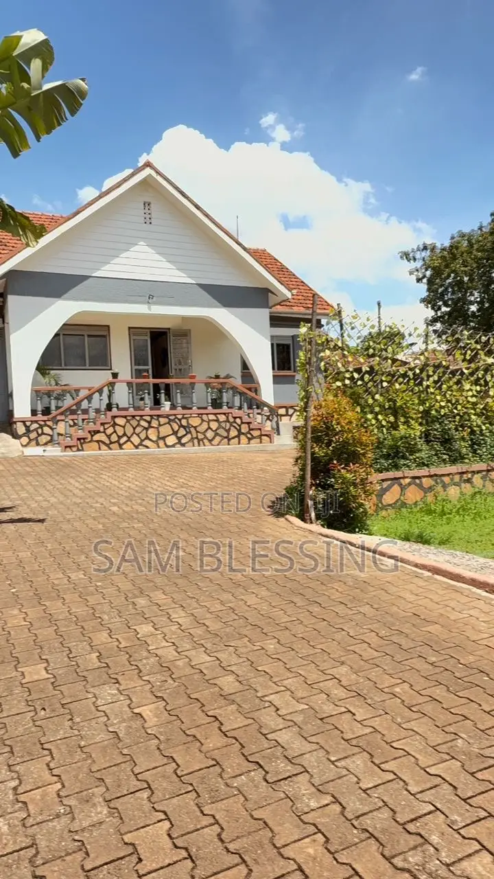4bdrm House in Ntinde Residential, Nakawa for sale