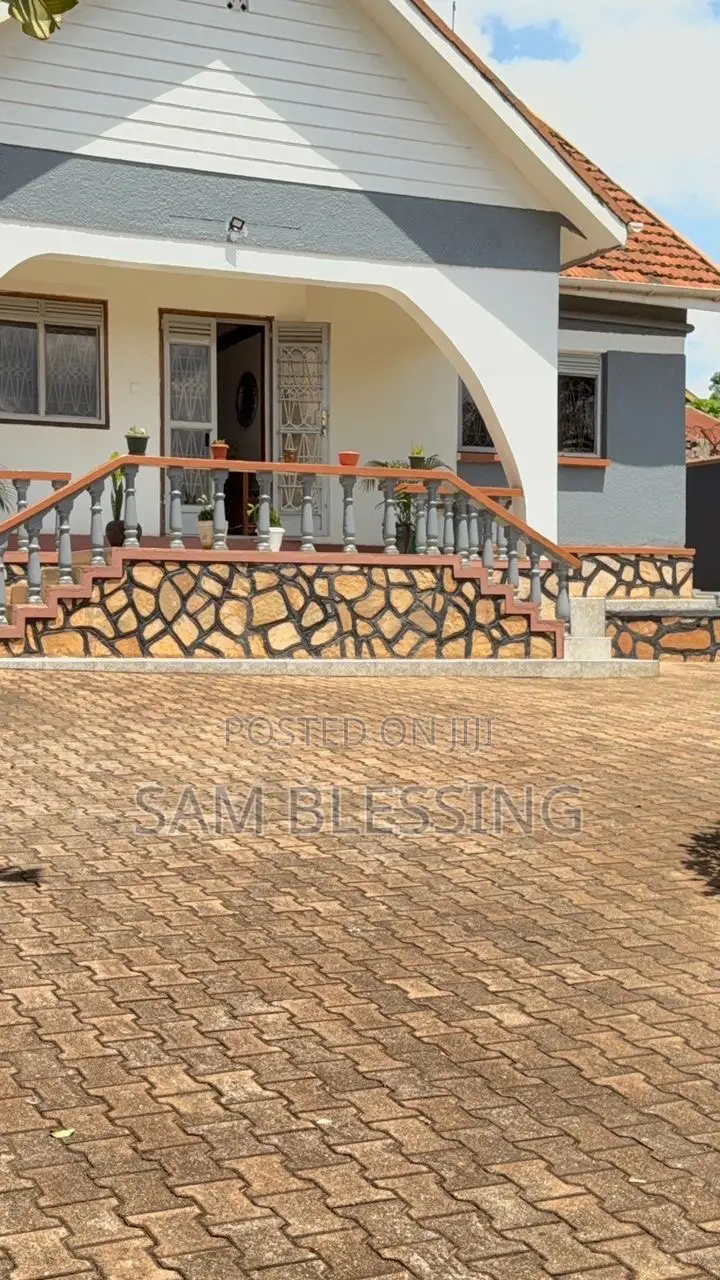 4bdrm House in Ntinde Residential, Nakawa for sale