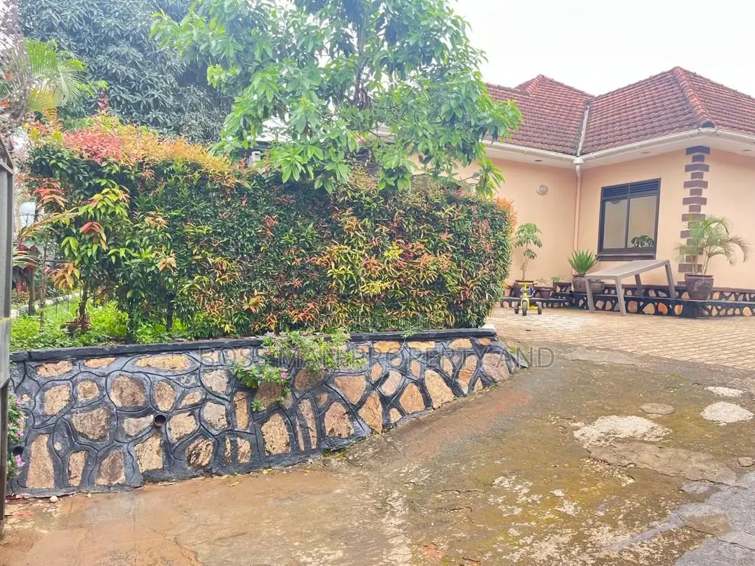 4bdrm House in Ntinde Residential, Nakawa for sale