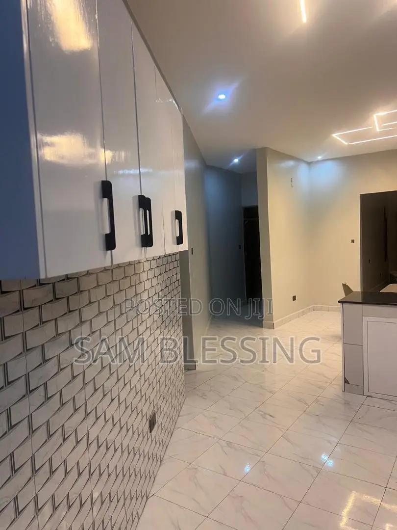 3bdrm House in Kitende, Ssabagabo-Makindye for sale