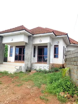 3bdrm House in Kitende, Ssabagabo-Makindye for sale