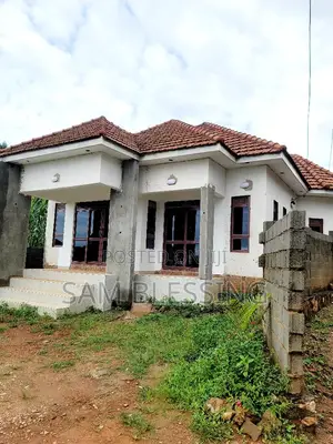 3bdrm House in Kitende, Ssabagabo-Makindye for sale